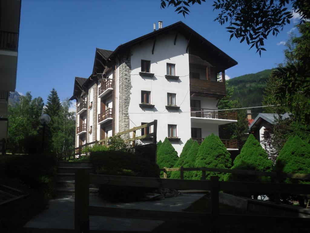 Pensione Bianca Bardonecchia Eksteriør billede